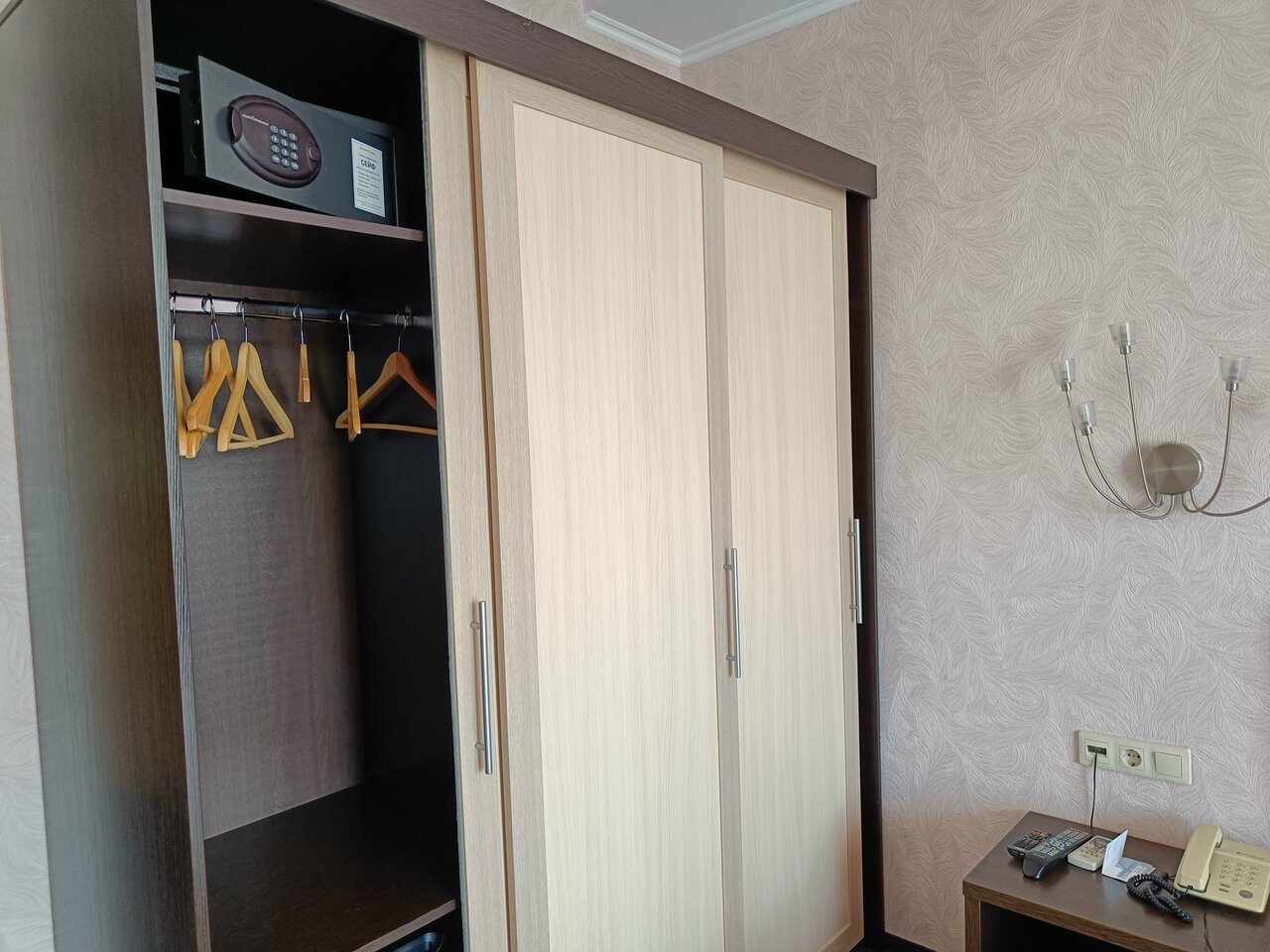 Гостиница Золотые Дюны Витязево